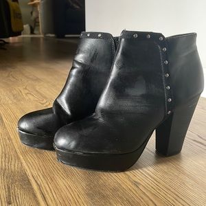 Report Black Heel Boot